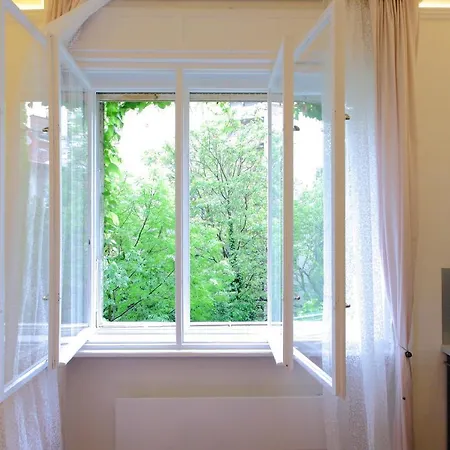Margit Studio * Budapest
